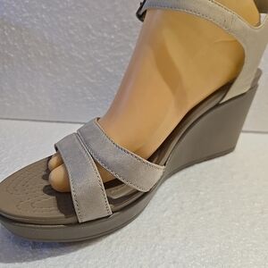 CROCS Beige Wedge Sandals